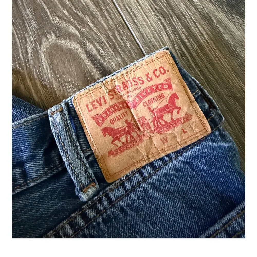 Levi Strauss & Co Men's Blue Denim Jeans W38 L32 Straight Leg Zip Fly 5 Pocket